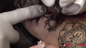 Stunning Blonde Babe Loves Masturbating While Getting Tattooed