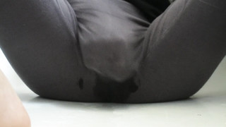 Horny Chick Masturbates and Squirts in her Yoga Pants
