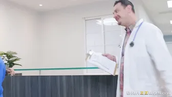 Doctor Caught Julie Cash The Most Fuckable Nurse On Patient's Cock
