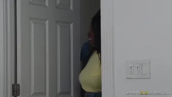 Ravishing Ebony Babe  Julie Kay Sucking And Fucking White Dick