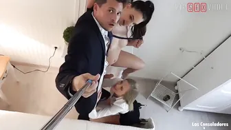 Juicy Natural Babe Making her First Sex Tape with a Selfie Stick While Having Threesome