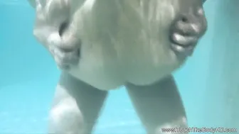 Oily And Romantic Massage Babe Ends Up Fucked In The Pool