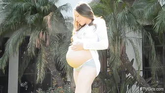 Pregnant Babe Getting Naked For Horny Neighbors