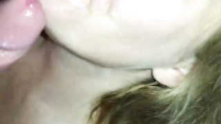 Sexy Married Milf Enjoys Homemade Cock Sucking