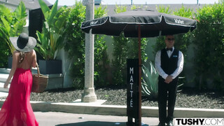 Passionate Ladies Giving Theirselves As A Present For Hardcore Threesome