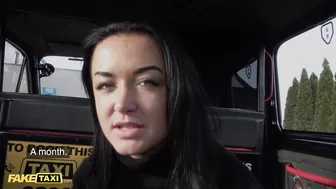 Go Go Dancer Gives a Private VIP Dance To Fake Taxi Driver