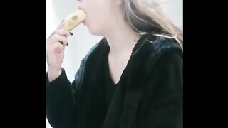 Girls Sucking And Deepthroat Banana