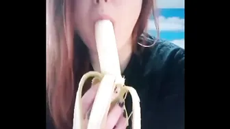 Girls Sucking And Deepthroat Banana
