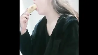 Girls Sucking And Deepthroat Banana