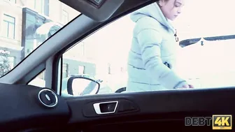 Pretty Waitress Gets Good Pay For Sex With Rich Stranger